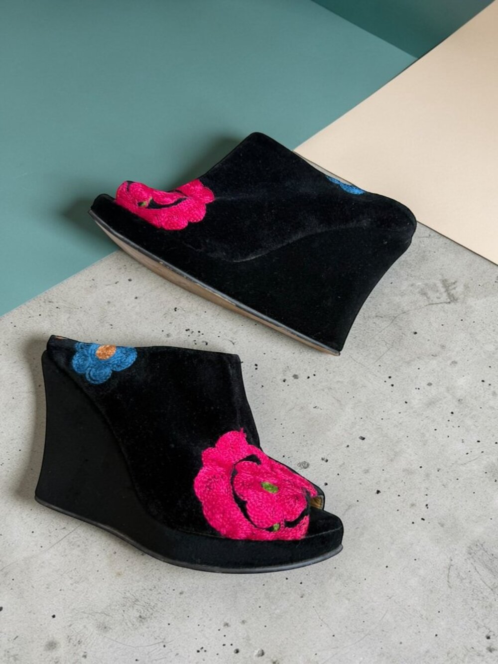 ROCKWELL THARP Black Floral Wedges Sandals Size 37 / US 7